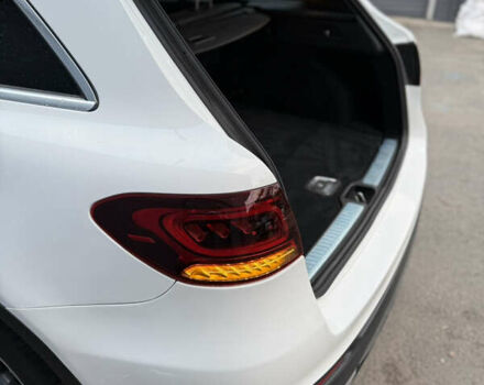 Белый Мерседес ГЛЦ-Класс, объемом двигателя 2 л и пробегом 83 тыс. км за 32000 $, фото 3 на Automoto.ua