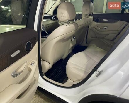 Белый Мерседес ГЛЦ-Класс, объемом двигателя 1.95 л и пробегом 83 тыс. км за 47800 $, фото 4 на Automoto.ua