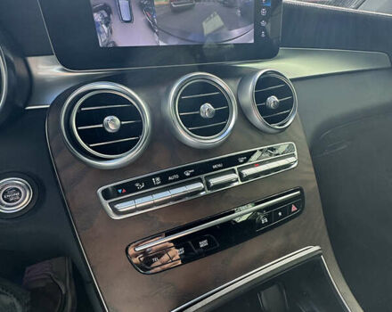 Мерседес ГЛЦ-Класс 2020 в Киеве на Automoto.ua Белый Мерседес ГЛЦ-Класс, объемом двигателя 2 л и пробегом 46 тыс. км за 42500 $, фото 3 на Automoto.ua