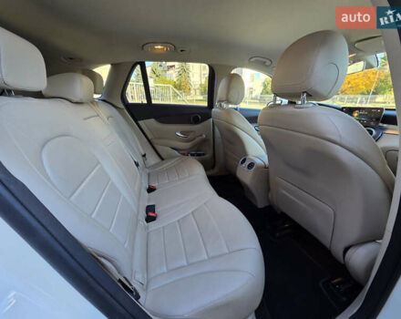 Белый Мерседес ГЛЦ-Класс, объемом двигателя 1.99 л и пробегом 65 тыс. км за 37900 $, фото 15 на Automoto.ua