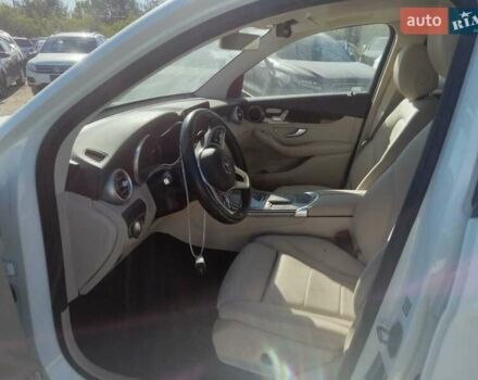 Белый Мерседес ГЛЦ-Класс, объемом двигателя 2 л и пробегом 106 тыс. км за 22000 $, фото 5 на Automoto.ua