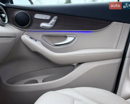 Белый Мерседес ГЛЦ-Класс, объемом двигателя 1.99 л и пробегом 80 тыс. км за 33500 $, фото 60 на Automoto.ua