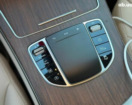 Білий Мерседес ГЛЦ-Клас, об'ємом двигуна 2 л та пробігом 33 тис. км за 51940 $, фото 24 на Automoto.ua