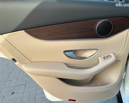 Білий Мерседес ГЛЦ-Клас, об'ємом двигуна 2 л та пробігом 33 тис. км за 51940 $, фото 13 на Automoto.ua