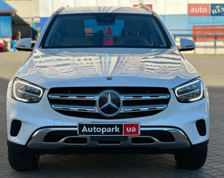 Белый Мерседес ГЛЦ-Класс, объемом двигателя 2 л и пробегом 33 тыс. км за 51940 $, фото 1 на Automoto.ua