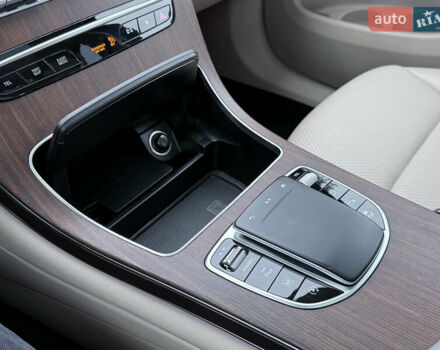 Белый Мерседес ГЛЦ-Класс, объемом двигателя 1.99 л и пробегом 80 тыс. км за 33500 $, фото 79 на Automoto.ua