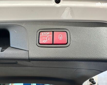 Білий Мерседес ГЛЦ-Клас, об'ємом двигуна 2 л та пробігом 33 тис. км за 51940 $, фото 16 на Automoto.ua