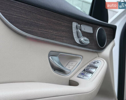 Белый Мерседес ГЛЦ-Класс, объемом двигателя 1.99 л и пробегом 80 тыс. км за 33500 $, фото 50 на Automoto.ua