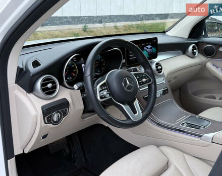 Белый Мерседес ГЛЦ-Класс, объемом двигателя 1.99 л и пробегом 80 тыс. км за 33500 $, фото 52 на Automoto.ua