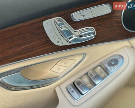 Белый Мерседес ГЛЦ-Класс, объемом двигателя 2 л и пробегом 33 тыс. км за 51940 $, фото 21 на Automoto.ua