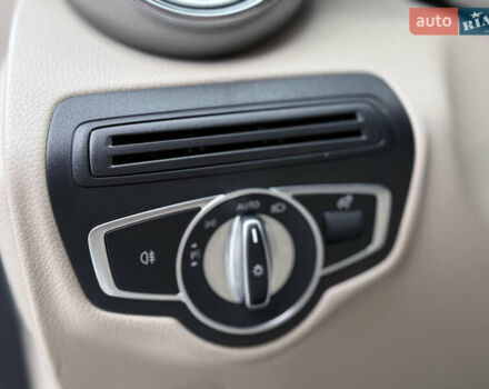 Белый Мерседес ГЛЦ-Класс, объемом двигателя 1.99 л и пробегом 80 тыс. км за 33500 $, фото 58 на Automoto.ua