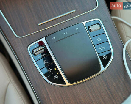 Белый Мерседес ГЛЦ-Класс, объемом двигателя 2 л и пробегом 33 тыс. км за 51940 $, фото 24 на Automoto.ua