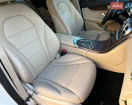 Белый Мерседес ГЛЦ-Класс, объемом двигателя 2 л и пробегом 33 тыс. км за 51940 $, фото 20 на Automoto.ua