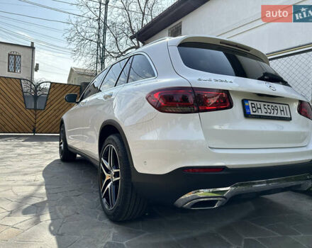Белый Мерседес ГЛЦ-Класс, объемом двигателя 1.95 л и пробегом 18 тыс. км за 56000 $, фото 2 на Automoto.ua