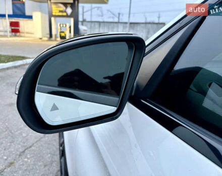 Білий Мерседес ГЛЦ-Клас, об'ємом двигуна 1.99 л та пробігом 10 тис. км за 42700 $, фото 11 на Automoto.ua