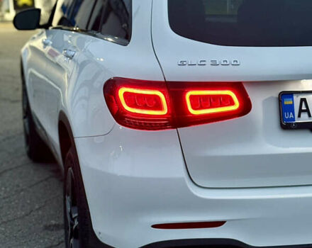 Білий Мерседес ГЛЦ-Клас, об'ємом двигуна 1.99 л та пробігом 10 тис. км за 42700 $, фото 7 на Automoto.ua