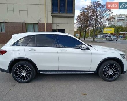 Мерседес ГЛЦ-Клас 2022 у Дніпро (Дніпропетровську) на Automoto.ua Білий Мерседес ГЛЦ-Клас, об'ємом двигуна 2 л та пробігом 49 тис. км за 45500 $, фото 4 на Automoto.ua