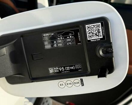 Белый Мерседес ГЛЦ-Класс, объемом двигателя 2 л и пробегом 14 тыс. км за 82000 $, фото 25 на Automoto.ua