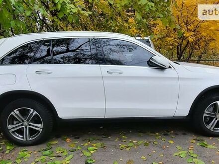 Мерседес ГЛЦ-Класс 2016 в Киеве на Automoto.ua Белый Мерседес ГЛЦ-Класс, объемом двигателя 2 л и пробегом 37 тыс. км за 22900 $, фото 1 на Automoto.ua