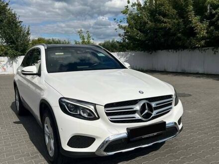 Мерседес ГЛЦ-Клас 2016 у Вінниці на Automoto.ua Білий Мерседес ГЛЦ-Клас, об'ємом двигуна 2.14 л та пробігом 134 тис. км за 28900 $, фото 1 на Automoto.ua