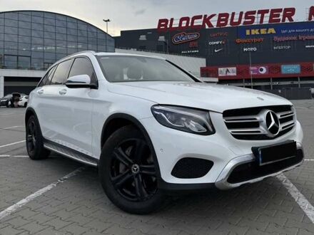 Мерседес ГЛЦ-Класс 2017 в Киеве на Automoto.ua Белый Мерседес ГЛЦ-Класс, объемом двигателя 2.14 л и пробегом 95 тыс. км за 28500 $, фото 1 на Automoto.ua