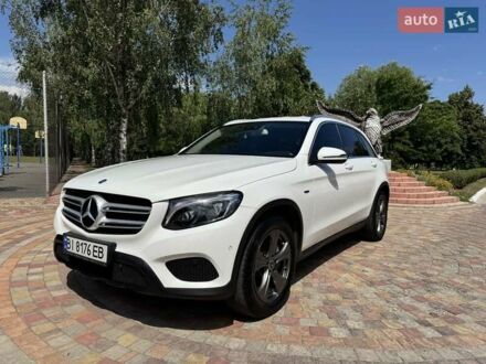 Мерседес ГЛЦ-Класс 2017 в Киеве на Automoto.ua Белый Мерседес ГЛЦ-Класс, объемом двигателя 2.14 л и пробегом 219 тыс. км за 24900 $, фото 1 на Automoto.ua