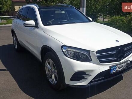 Мерседес ГЛЦ-Класс 2018 в Киеве на Automoto.ua Белый Мерседес ГЛЦ-Класс, объемом двигателя 1.99 л и пробегом 64 тыс. км за 35000 $, фото 1 на Automoto.ua