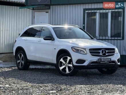 Белый Мерседес ГЛЦ-Класс, объемом двигателя 1.99 л и пробегом 88 тыс. км за 28490 $, фото 1 на Automoto.ua