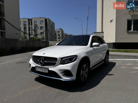 Мерседес ГЛЦ-Клас 2019 у Києві на Automoto.ua Білий Мерседес ГЛЦ-Клас, об'ємом двигуна 1.99 л та пробігом 64 тис. км за 29000 $, фото 1 на Automoto.ua