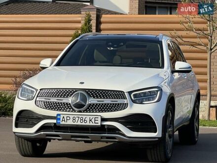 Мерседес ГЛЦ-Клас 2020 у Києві на Automoto.ua Білий Мерседес ГЛЦ-Клас, об'ємом двигуна 1.99 л та пробігом 73 тис. км за 38500 $, фото 1 на Automoto.ua