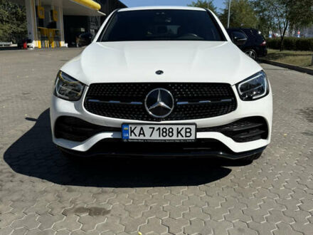 Белый Мерседес ГЛЦ-Класс, объемом двигателя 1.95 л и пробегом 39 тыс. км за 62900 $, фото 1 на Automoto.ua