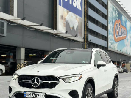 Белый Мерседес ГЛЦ-Класс, объемом двигателя 2 л и пробегом 18 тыс. км за 59900 $, фото 1 на Automoto.ua