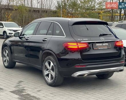 Черный Мерседес ГЛЦ-Класс, объемом двигателя 1.99 л и пробегом 60 тыс. км за 26500 $, фото 4 на Automoto.ua