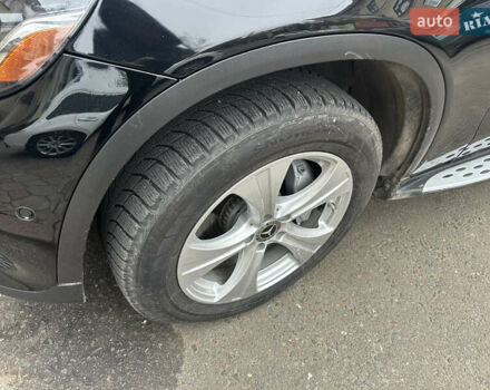 Черный Мерседес ГЛЦ-Класс, объемом двигателя 1.99 л и пробегом 115 тыс. км за 25000 $, фото 3 на Automoto.ua