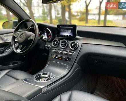 Мерседес ГЛЦ-Клас 2018 у Києві на Automoto.ua Чорний Мерседес ГЛЦ-Клас, об'ємом двигуна 2 л та пробігом 82 тис. км за 45990 $, фото 49 на Automoto.ua