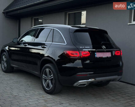 Черный Мерседес ГЛЦ-Класс, объемом двигателя 2 л и пробегом 111 тыс. км за 29400 $, фото 1 на Automoto.ua