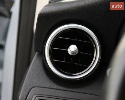 Чорний Мерседес ГЛЦ-Клас, об'ємом двигуна 1.99 л та пробігом 99 тис. км за 44899 $, фото 98 на Automoto.ua