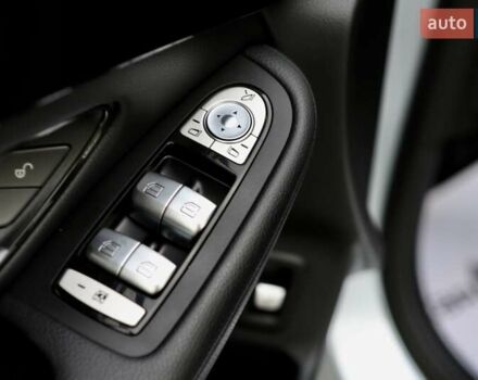 Чорний Мерседес ГЛЦ-Клас, об'ємом двигуна 1.99 л та пробігом 99 тис. км за 44899 $, фото 68 на Automoto.ua