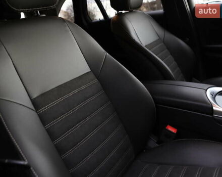 Чорний Мерседес ГЛЦ-Клас, об'ємом двигуна 1.99 л та пробігом 99 тис. км за 44899 $, фото 77 на Automoto.ua