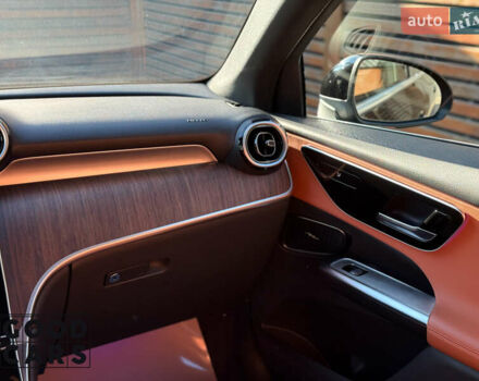 Черный Мерседес ГЛЦ-Класс, объемом двигателя 1.99 л и пробегом 53 тыс. км за 63000 $, фото 24 на Automoto.ua