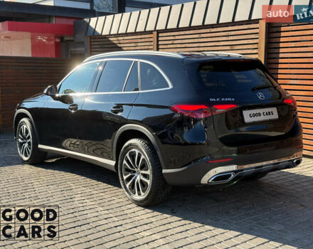 Черный Мерседес ГЛЦ-Класс, объемом двигателя 1.99 л и пробегом 53 тыс. км за 63000 $, фото 5 на Automoto.ua