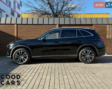 Черный Мерседес ГЛЦ-Класс, объемом двигателя 1.99 л и пробегом 53 тыс. км за 63000 $, фото 4 на Automoto.ua