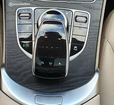 Мерседес ГЛЦ-Клас 2016 у Львові на Automoto.ua Червоний Мерседес ГЛЦ-Клас, об'ємом двигуна 2 л та пробігом 125 тис. км за 22500 $, фото 15 на Automoto.ua