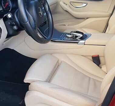 Мерседес ГЛЦ-Клас 2016 у Львові на Automoto.ua Червоний Мерседес ГЛЦ-Клас, об'ємом двигуна 2 л та пробігом 125 тис. км за 22500 $, фото 2 на Automoto.ua