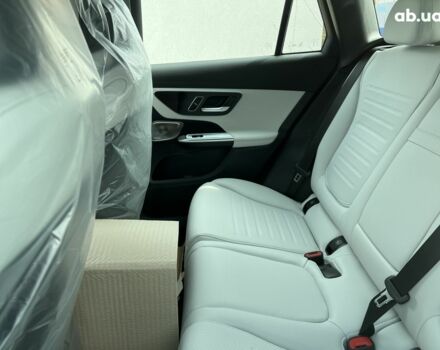 Мерседес ГЛЦ-Клас, об'ємом двигуна 2 л та пробігом 1 тис. км за 90746 $, фото 32 на Automoto.ua