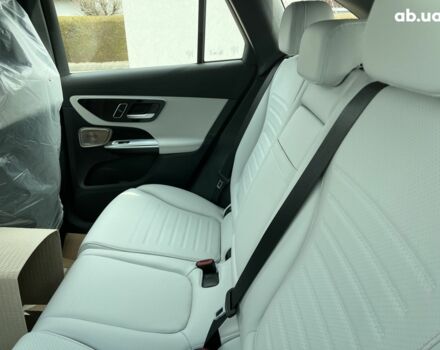 Мерседес ГЛЦ-Клас, об'ємом двигуна 2 л та пробігом 1 тис. км за 90746 $, фото 31 на Automoto.ua