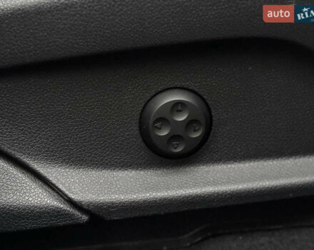 Серый Мерседес ГЛЦ-Класс, объемом двигателя 1.99 л и пробегом 140 тыс. км за 37900 $, фото 18 на Automoto.ua
