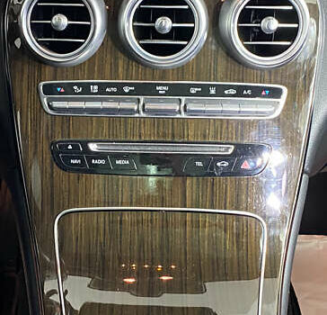 Серый Мерседес ГЛЦ-Класс, объемом двигателя 2 л и пробегом 159 тыс. км за 33450 $, фото 21 на Automoto.ua