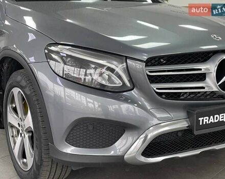 Серый Мерседес ГЛЦ-Класс, объемом двигателя 1.99 л и пробегом 46 тыс. км за 31490 $, фото 2 на Automoto.ua