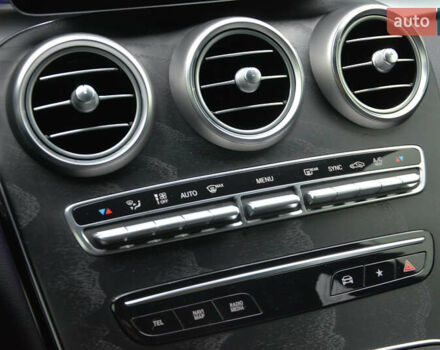 Сірий Мерседес ГЛЦ-Клас, об'ємом двигуна 1.95 л та пробігом 156 тис. км за 36500 $, фото 23 на Automoto.ua